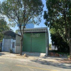 Cho thuê kho 300m2 mới 100% Phú Tân, Thành phố Mới