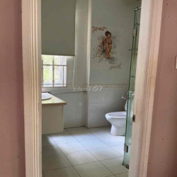 CHO THUÊ NHÀ PHỐ GÓC 2MT 6x18M, 6PN, 6WC, HẦM 4 LẦU 50 TRIỆU/ THÁNG