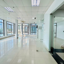Cho thuê văn phòng 115m2 Trần Quang Diệu giá chỉ 18tr trần cao lô góc