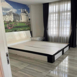 CHO THUÊ NHÀ PHỐ GÓC 2MT 6x18M, 6PN, 6WC, HẦM 4 LẦU 50 TRIỆU/ THÁNG