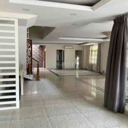 CHO THUÊ NHÀ PHỐ GÓC 2MT 6x18M, 6PN, 6WC, HẦM 4 LẦU 50 TRIỆU/ THÁNG