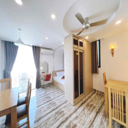 Căn Hộ 50m2 Ban Công Lớn Full Nội Thất Trung Tâm Quận 3 Giáp Quận 1