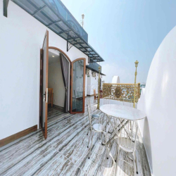 Căn Hộ 50m2 Ban Công Lớn Full Nội Thất Trung Tâm Quận 3 Giáp Quận 1