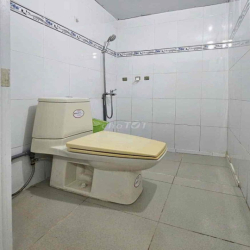Nhà nguyên căn 3PN Q10–có máy lạnh, máy giặt, hẻm 3 gác CMT8-giá 9,5tr