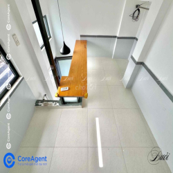 Cho Thuê Phòng Gác Lửng Ngay Mặt Tiền Dưới Trệt - Gác Cao 1M8