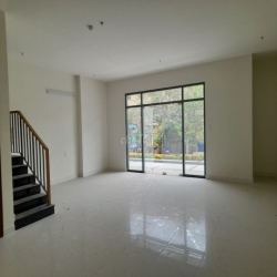 Chính chủ cho thuê Shophouse MBKD Dt151m2  giá 14tr quận 8 như hình