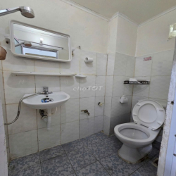 Cho thuê phòng trọ ngõ 234 hoàng quốc việt, giá 2tr8 kk không cc