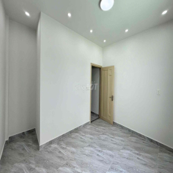 CHO THUÊ NHÀ MẶT TIỀN CHỢ TÂN MỸ, TRỆT LẦU, 4x20M, 25 TRIỆU/ THÁNG