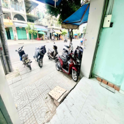 mặt bằng đường 2 chiều gần ngã ba
