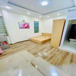 Phòng Tầng 3 vệ sinh khép kín, đủ nội thất Ngõ 426/48 Đường Láng, Đống