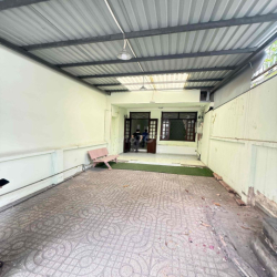 2 căn nhà MT Bạch Mã - Cửu Long Quận 10  ( DT: 4,5x26 )