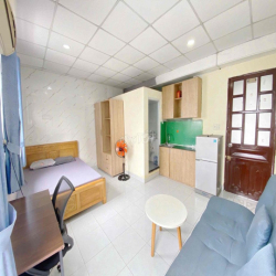 STUDIO BAN CÔNG NGẬP NẮNG – ĐƯỜNG TRƯỜNG SƠN