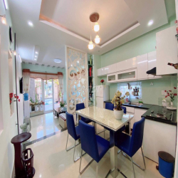 Cho thuê nhà 3 tầng 02/Kiệt 18 Hoàng Quốc Việt (Trường Chinh) Huế
