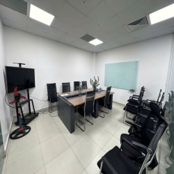 Cho thuê văn phòng Duy Tân - Cầu Giấy, DT 162m Chia  vách kính 3Phòng 