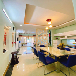 Cho thuê nhà 3 tầng 02/Kiệt 18 Hoàng Quốc Việt (Trường Chinh) Huế