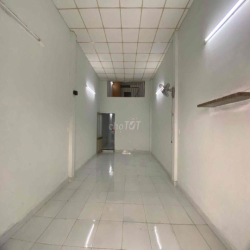 Chính chủ cho thuê nguyên căn đường Đô Đốc Long 4.1x18.5m trống suốt