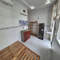 phòng ban công và cửa sổ có thang máy tân sơn Gò Vấp