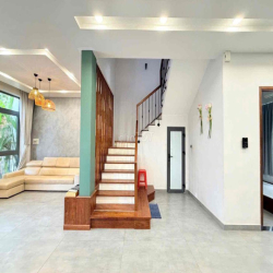 👍CƠN ĐỊA CHẤN! VILLA SÂN VƯỜN HIỆN ĐẠI FULL NỘI THẤT! Ở VÀ VĂN PHÒNG