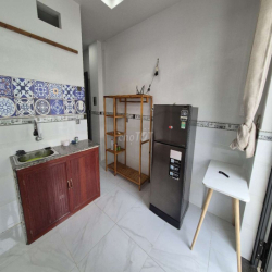 phòng ban công và cửa sổ có thang máy tân sơn Gò Vấp