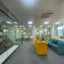 Cho thuê văn phòng tại Xã Đàn 200m2 giá 40t sàn chia sẵn 4 phòng