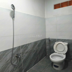 Cho thuê nhà hẻm dht27. 4m x 16m. 1 lầu. 3pn. 2wc. giá 8tr