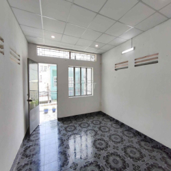 Cho thuê nhà hẻm dht27. 4m x 16m. 1 lầu. 3pn. 2wc. giá 8tr