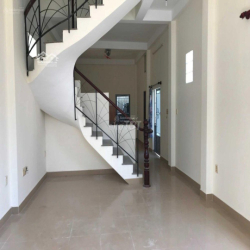 CHO THUÊ NHÀ 2 TẦNG P PHÚ HỮU QUẬN 9 100M2 2PN 8TR