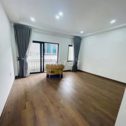 Cho thuê nhà nguyên căn Thạch Bàn, 3PN, nội thất đầy đủ, ô tô đỗ cổng