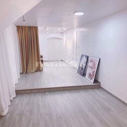 Cho thuê nhà riêng ngõ 125 phố Trung Kính, Dt 50m2 x 3,5 tầng 15 triệu