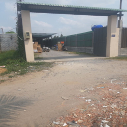 3.00m mặt tiền đường nhựa khung rào bao quanh 