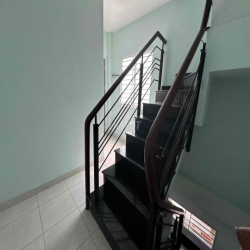 NNC 1 trệt 2 lầu 1 sân thượng ở Lê Văn Duyệt 2PN 3wc gần Q1