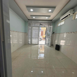 NNC 1 trệt 2 lầu 1 sân thượng ở Lê Văn Duyệt 2PN 3wc gần Q1