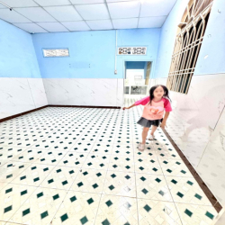 CHO THUÊ NHÀ MẶT TIỀN ĐƯỜNG 10, LINH XUÂN HCM