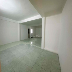 Cho thuê tầng 2 mặt tiền đường Lê Đức Thọ