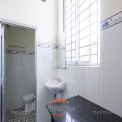 Căn hộ rộng 40m2 có 2 cửa sổ gần khu công nghệ cao