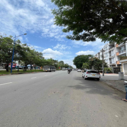 Đất khu tên lửa 10x20m đoạn tên lửa và số 7 . cho thuê 30trieu/th