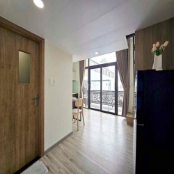 SIÊU PHẨM DUPLEX BAN CÔNG 40m2 NGAY NGÃ TƯ BẢY HIỀN - TIỆN QUA SÂN BAY