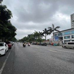 Cho thuê căn hộ toà Lô E - số 2 Hạ Yên Quyết