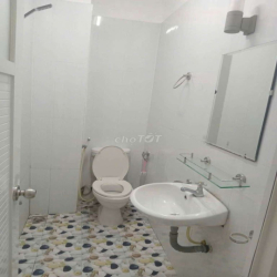 Cần cho thuê nhà nguyên căn 1 trệt 2 lầu ,Lê Quang Định ,P11,Q.B thạnh