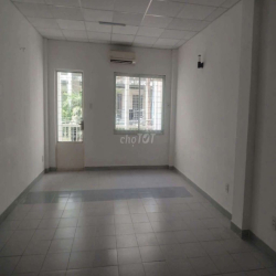 Cần cho thuê nhà nguyên căn 1 trệt 2 lầu ,Lê Quang Định ,P11,Q.B thạnh