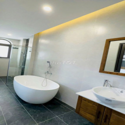 Cho thuê nhà 3 tầng mới FULL nội thất khu sinh thái Hoà Xuân