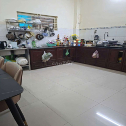 Cần Cho thuê nhà mặt tiền Dương Thị Giang PTN DT 4,5 x22 1 trệt 2 lầu 