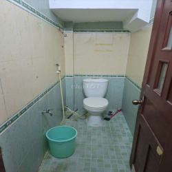 Cần Cho thuê nhà mặt tiền Dương Thị Giang PTN DT 4,5 x22 1 trệt 2 lầu 