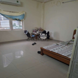 Cần Cho thuê nhà mặt tiền Dương Thị Giang PTN DT 4,5 x22 1 trệt 2 lầu 