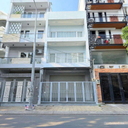 CỰC PHẨM TRỐNG SUỐT – 21Q Hoa Phượng, Q.Phú Nhuận. DT 5x20m.