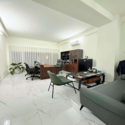 CỰC PHẨM TRỐNG SUỐT – 21Q Hoa Phượng, Q.Phú Nhuận. DT 5x20m.