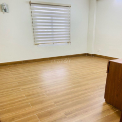 Cho thuê Penhouse 195 m2 Cantral Plaza Phạm Văn Hai