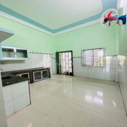 CHO THUÊ NHÀ LẦU 3PN KDC HƯNG PHÚ CTY8 SAU LƯNG CĂN HỘ CARA GIÁ 6TR