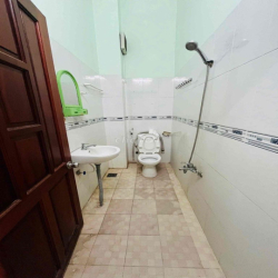 CHO THUÊ NHÀ LẦU 3PN KDC HƯNG PHÚ CTY8 SAU LƯNG CĂN HỘ CARA GIÁ 6TR