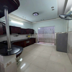 CHO THUÊ NHÀ 4.2X30M ĐÚC 3 LẦU ,  NHÀ MẶT TIỀN RỘNG RÃI